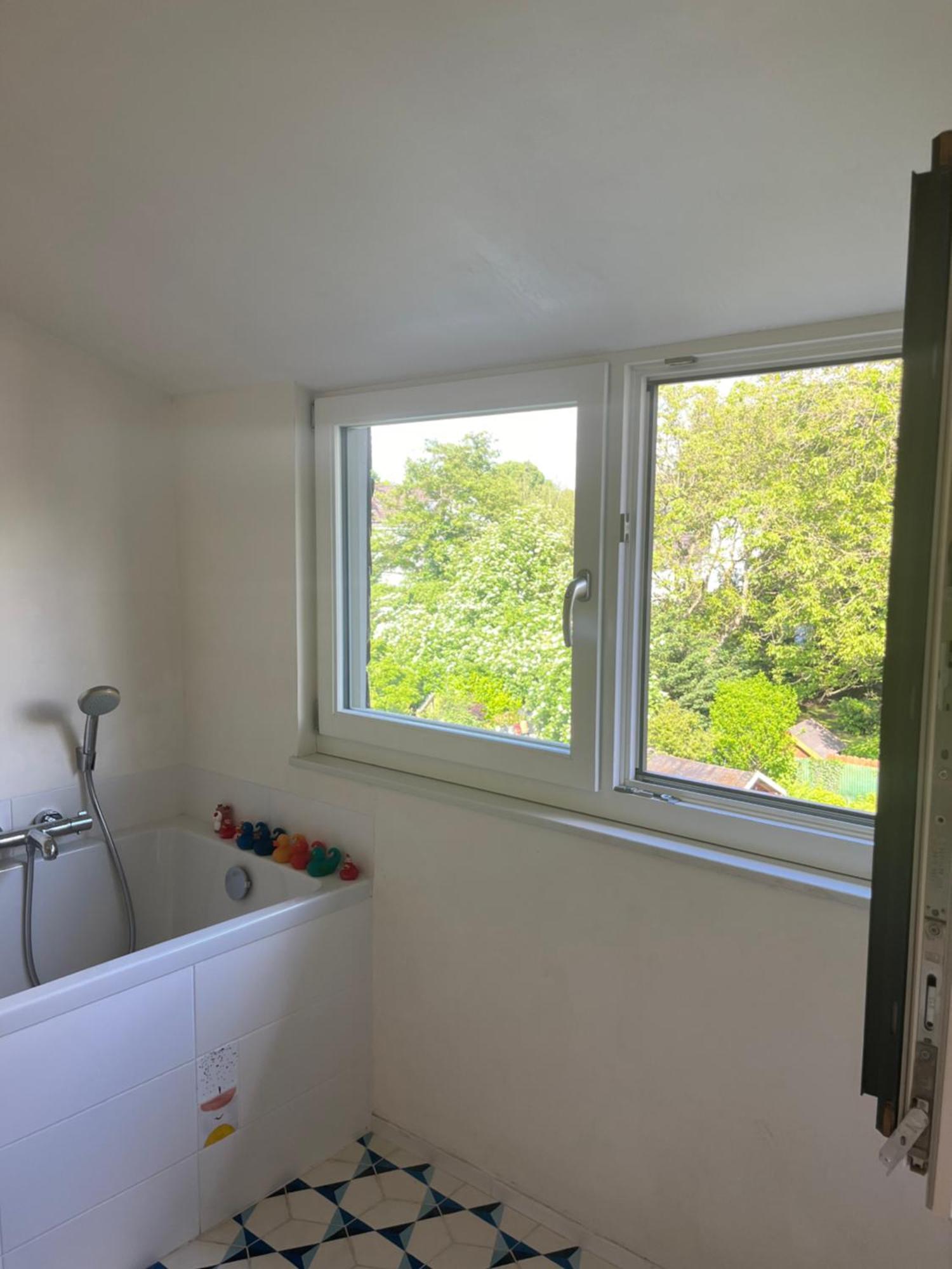 Helles Giebelzimmer Im Altbau Kwatera prywatna